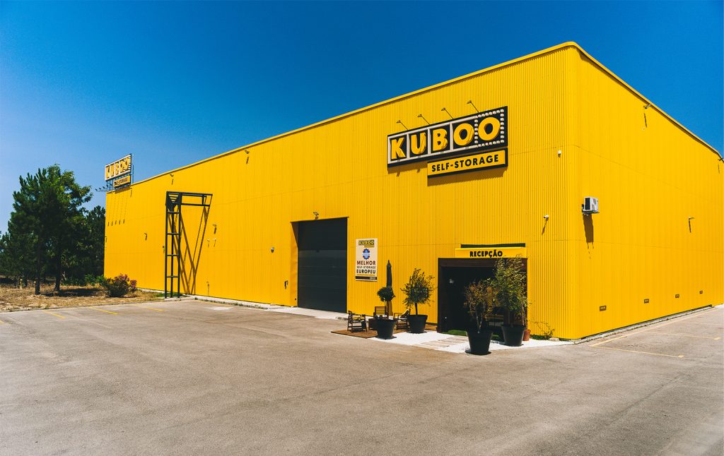 EXTERIOR DO ARMAZÉM DA KUBOO SELF-STORAGE SEIXAL