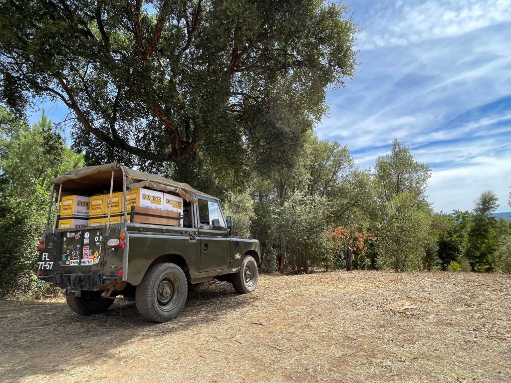 jeep com caixas da KUBOO
