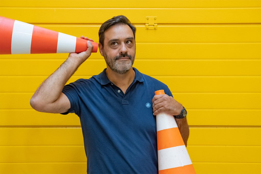 kuboodista com cones de sinalização na KUBOO do Seixal